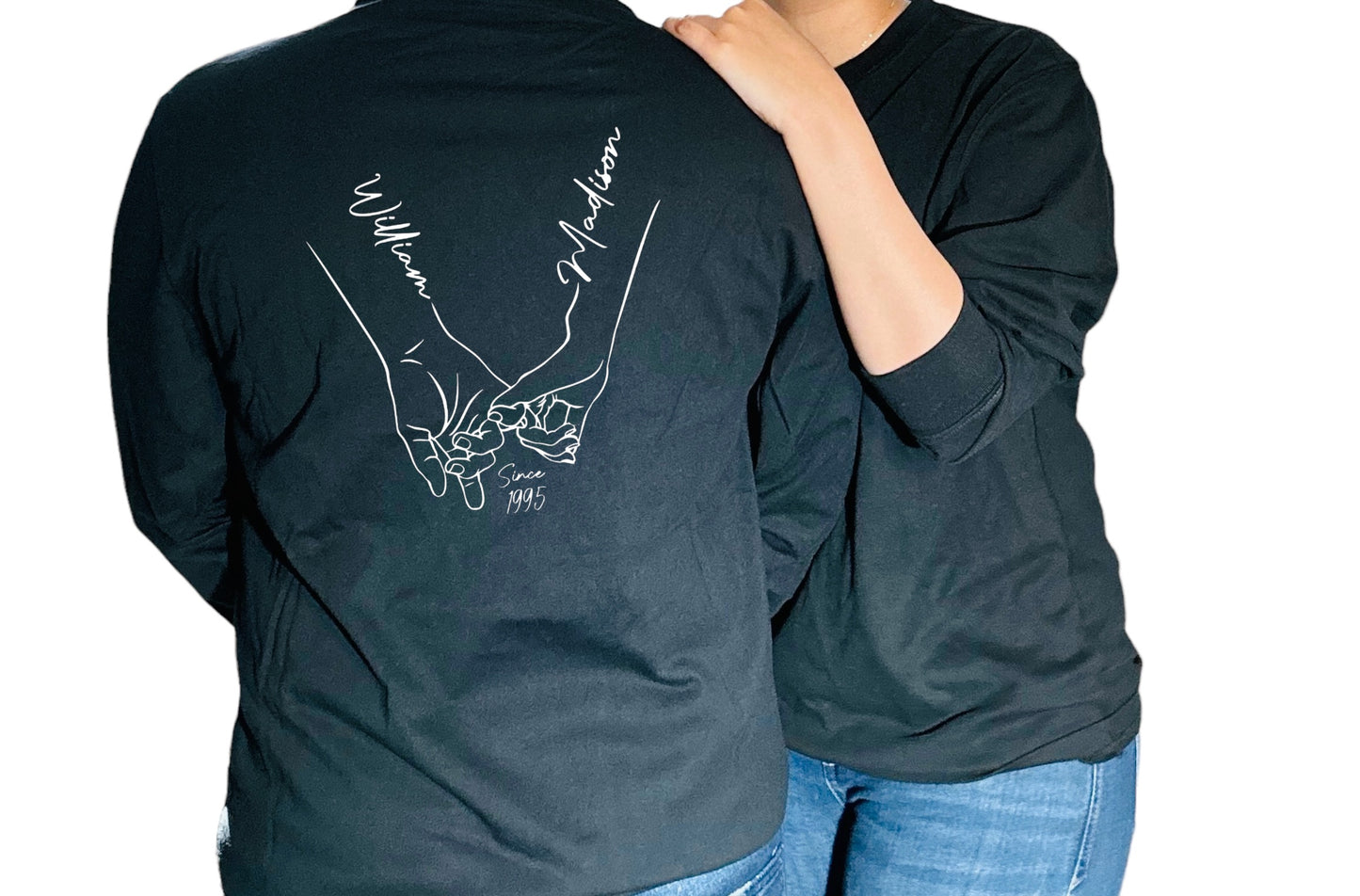 T-shirts personnalisés avec noms de couple se tenant la main